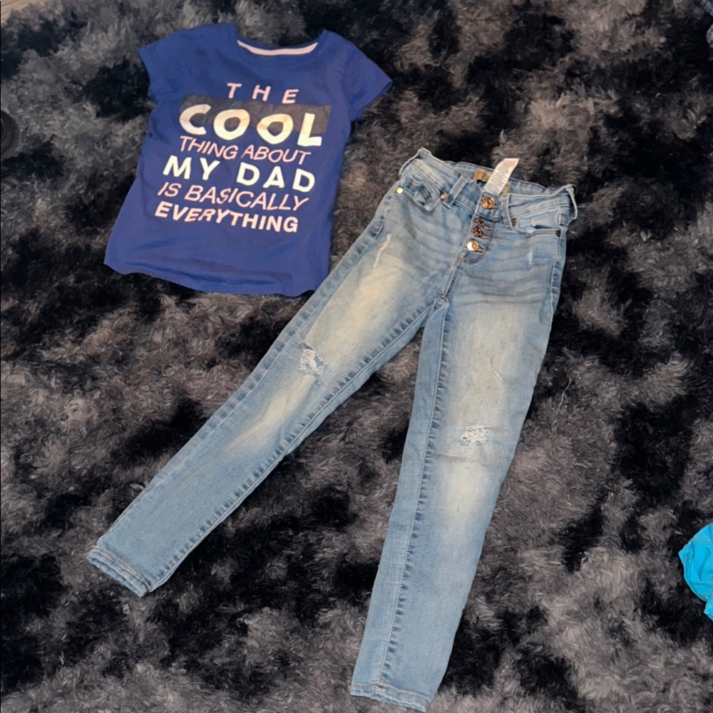 Girls size 8 Outfit-Light Denim Button-Up Jeans and A cute wonder nation t-shirt
